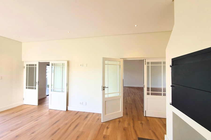 4 Bedroom Property for Sale in Vierlanden Western Cape